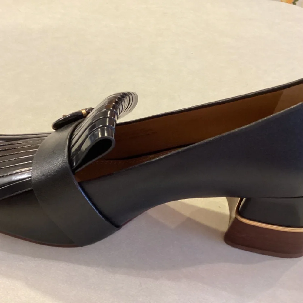 TORY BURCH LEATHER SHOES SIZE 8 - Picture 8 of 10